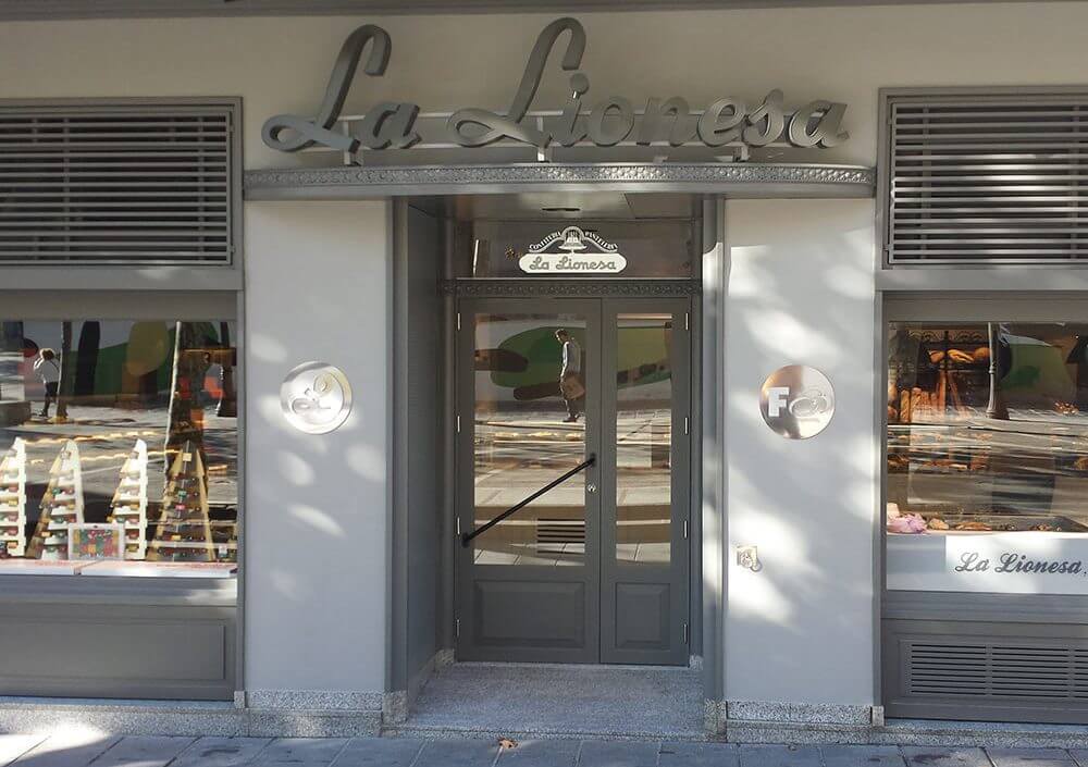 Reforma botiga pastisseria La Lionesa Manresa - Obrallar